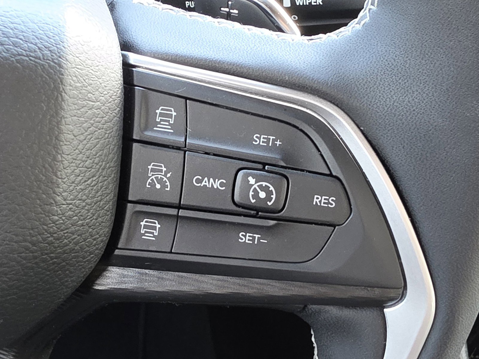 Used 2025 Jeep Grand Cherokee Laredo X w/ Luxury Tech Group I image 19