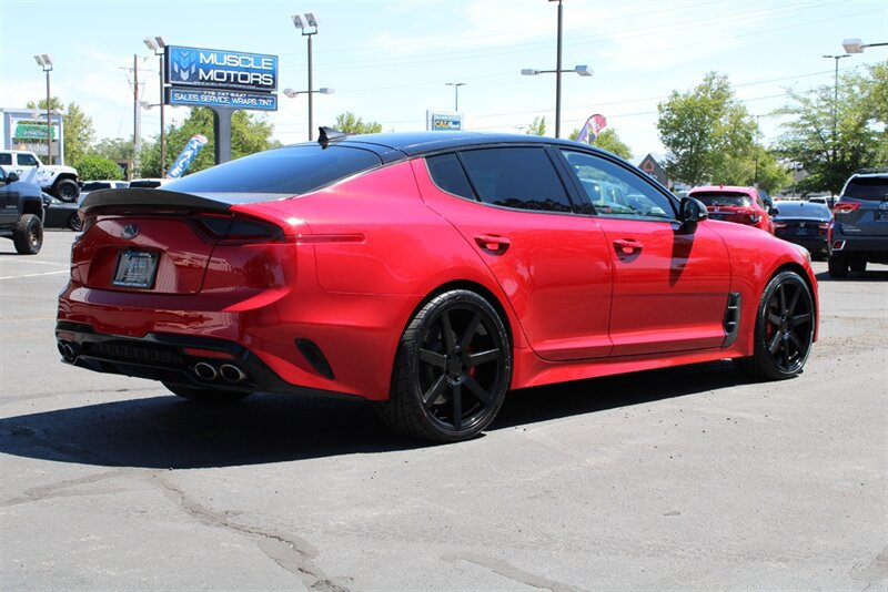 Used 2018 Kia Stinger GT2 AWD/4WD image 16