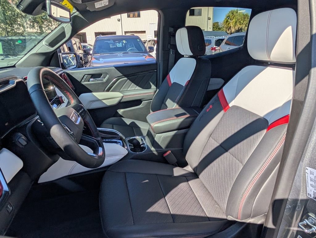 Used 2024 GMC Canyon AT4X image 11