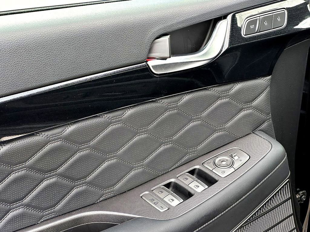 Used 2021 Hyundai Palisade Calligraphy image 14