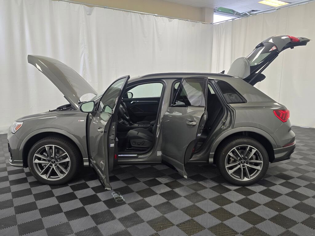 New 2025 Audi Q3 2.0T Premium image 12