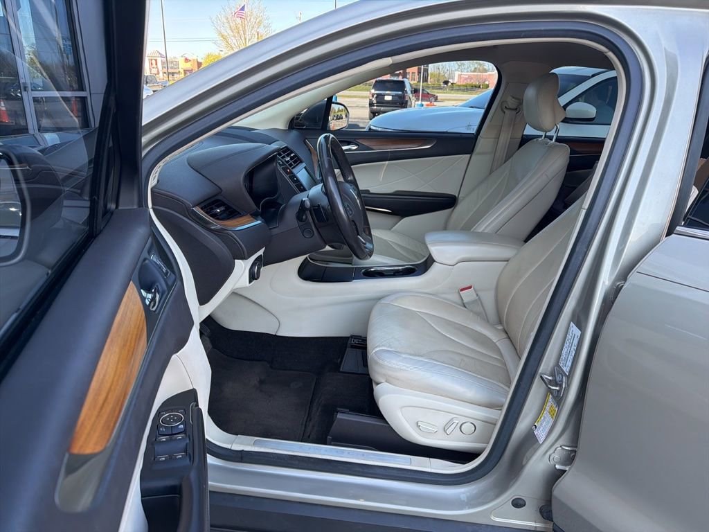 Used 2015 Lincoln MKC FWD w/ Equipment Group 102A Reserve image 6