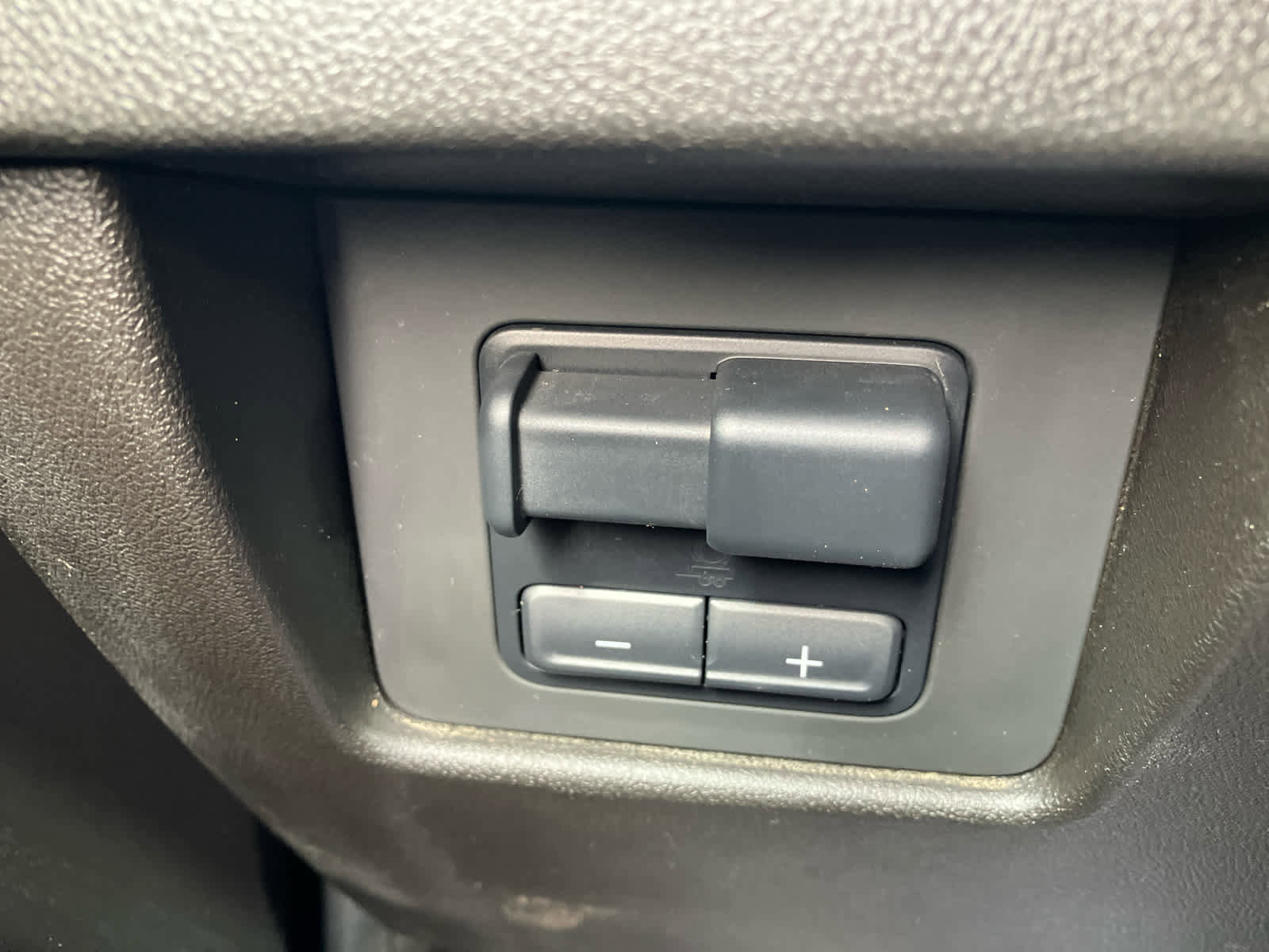 Certified 2024 Chevrolet Colorado Z71 w/ Advanced Trailering Package image 10