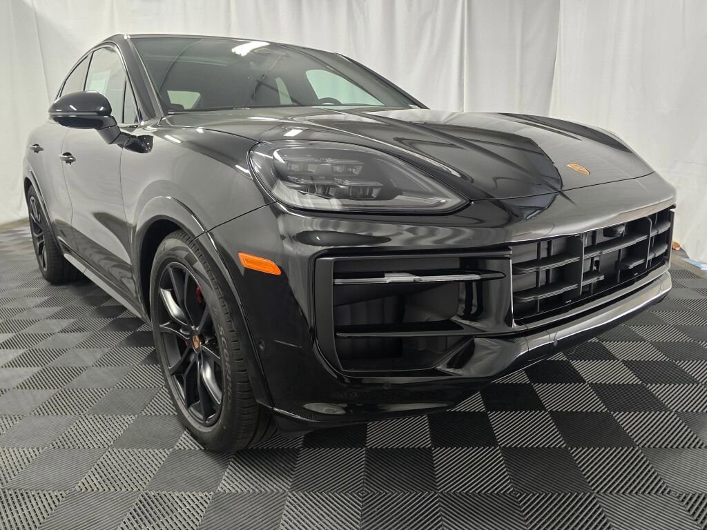 New 2026 Porsche Cayenne GTS image 9