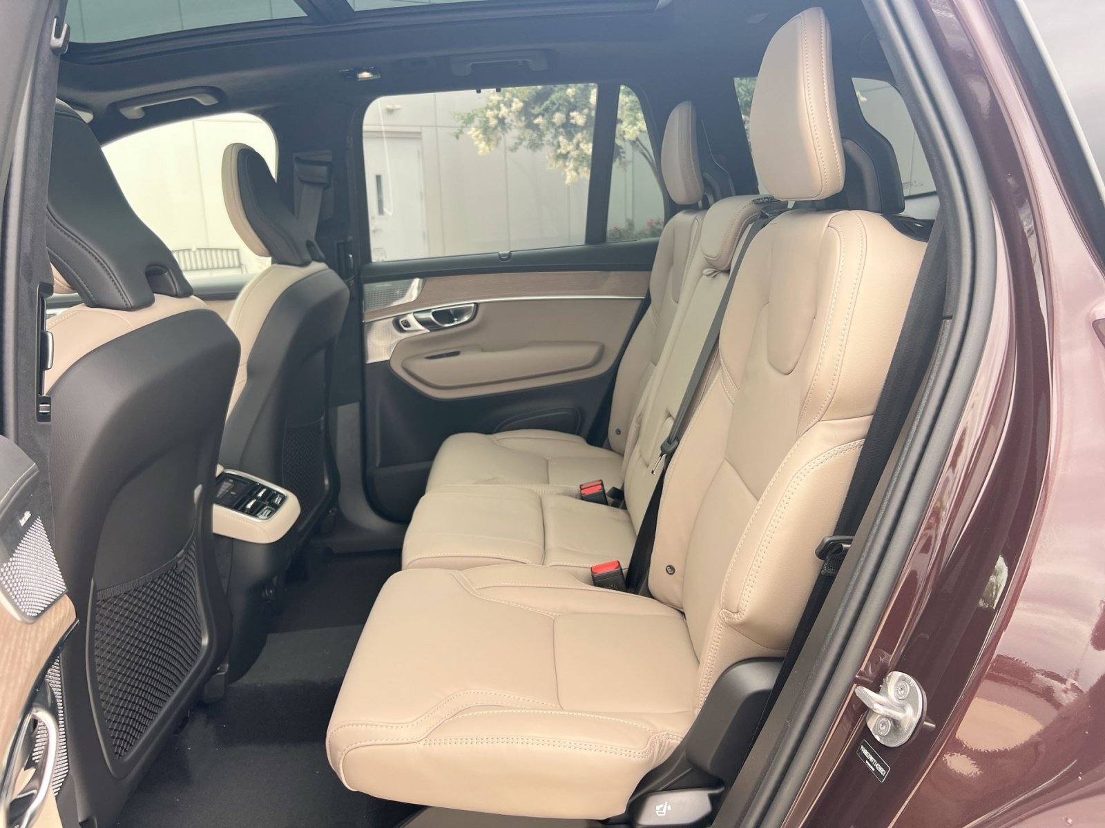 New 2026 Volvo XC90 B6 Ultra w/ Lounge Package AWD/4WD image 32