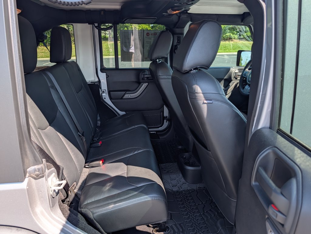 Used 2016 Jeep Wrangler Unlimited Sport AWD/4WD image 15