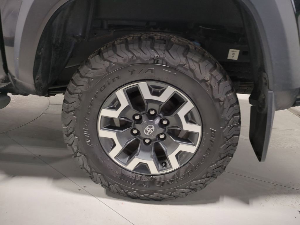 Used 2021 Toyota Tacoma TRD Off-Road image 16
