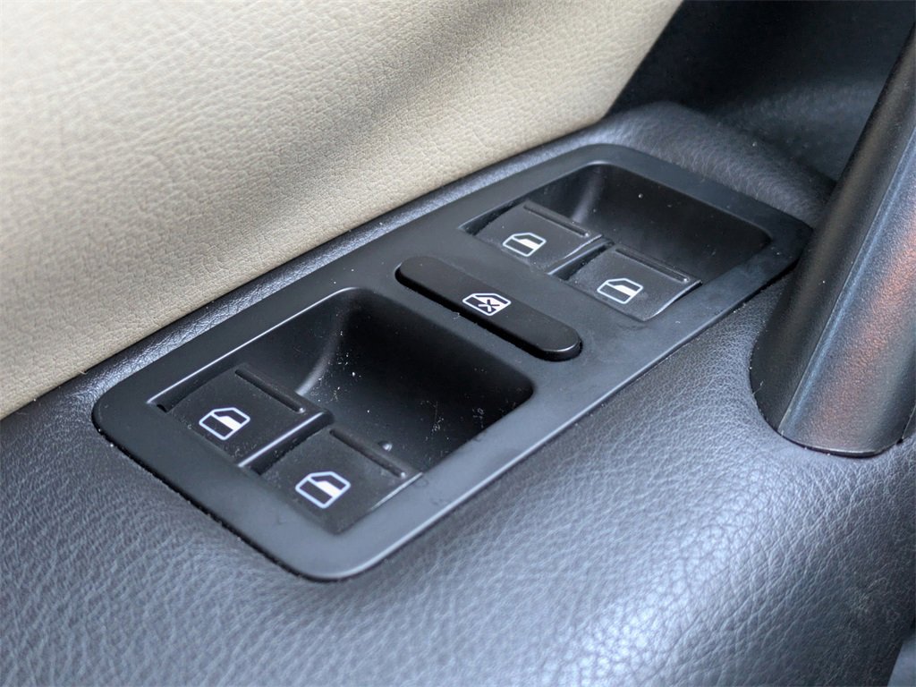 Used 2015 Volkswagen Passat 1.8T SE image 29