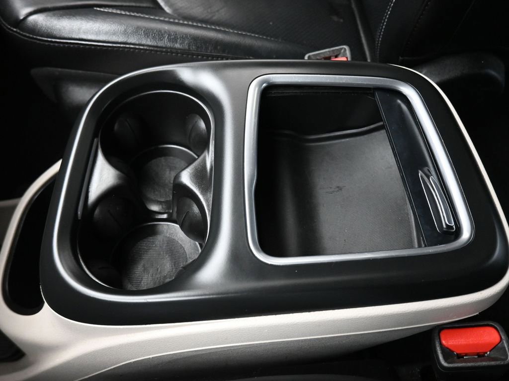 Used 2022 Chrysler Pacifica Touring-L image 24