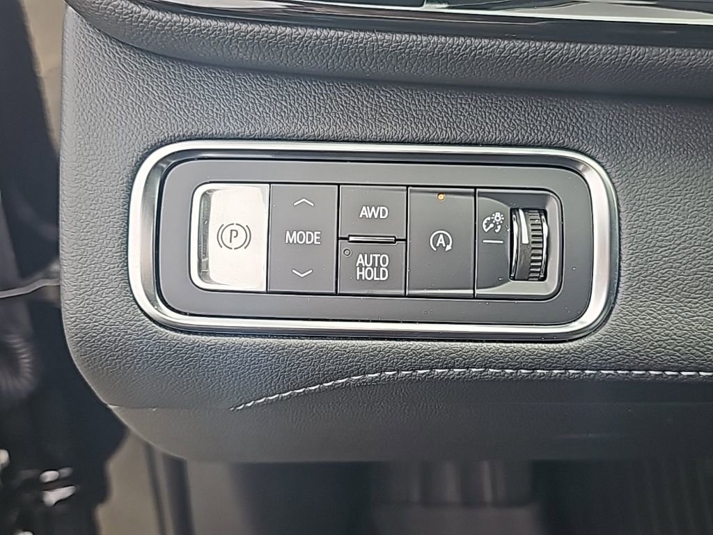 Used 2025 Buick Enclave Avenir w/ Super Cruise Package image 19