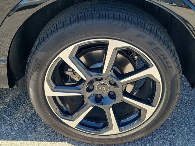 Certified 2025 Audi Q3 2.0T Premium Plus w/ Premium Plus Package image 10