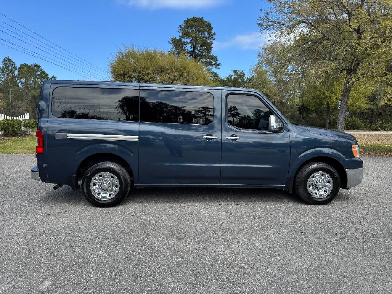Used 2016 Nissan NV 3500 SV w/ SV Technology Package image 7