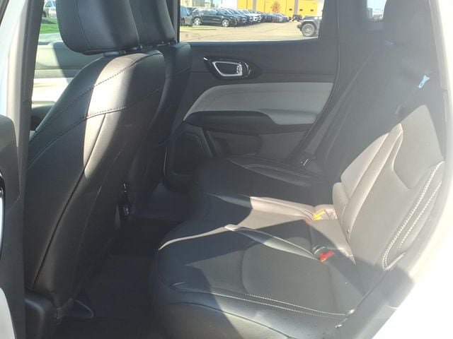 Used 2025 Jeep Compass Limited AWD/4WD image 13