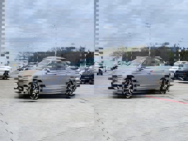 Used 2023 Genesis G70 2.0T image 2