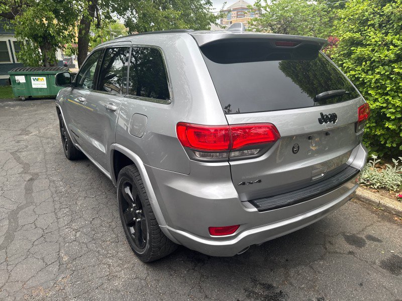 Used 2015 Jeep Grand Cherokee Altitude AWD/4WD image 4