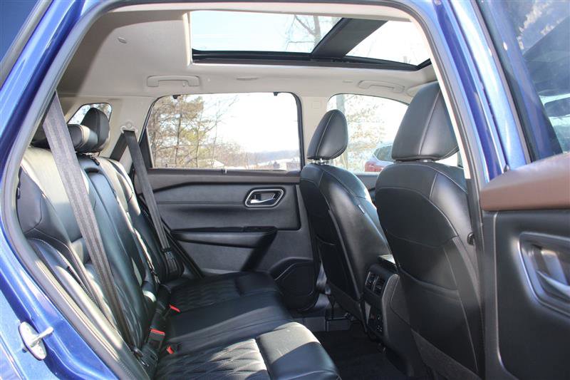 Used 2023 Nissan Rogue Platinum w/ Platinum Premium Package image 13