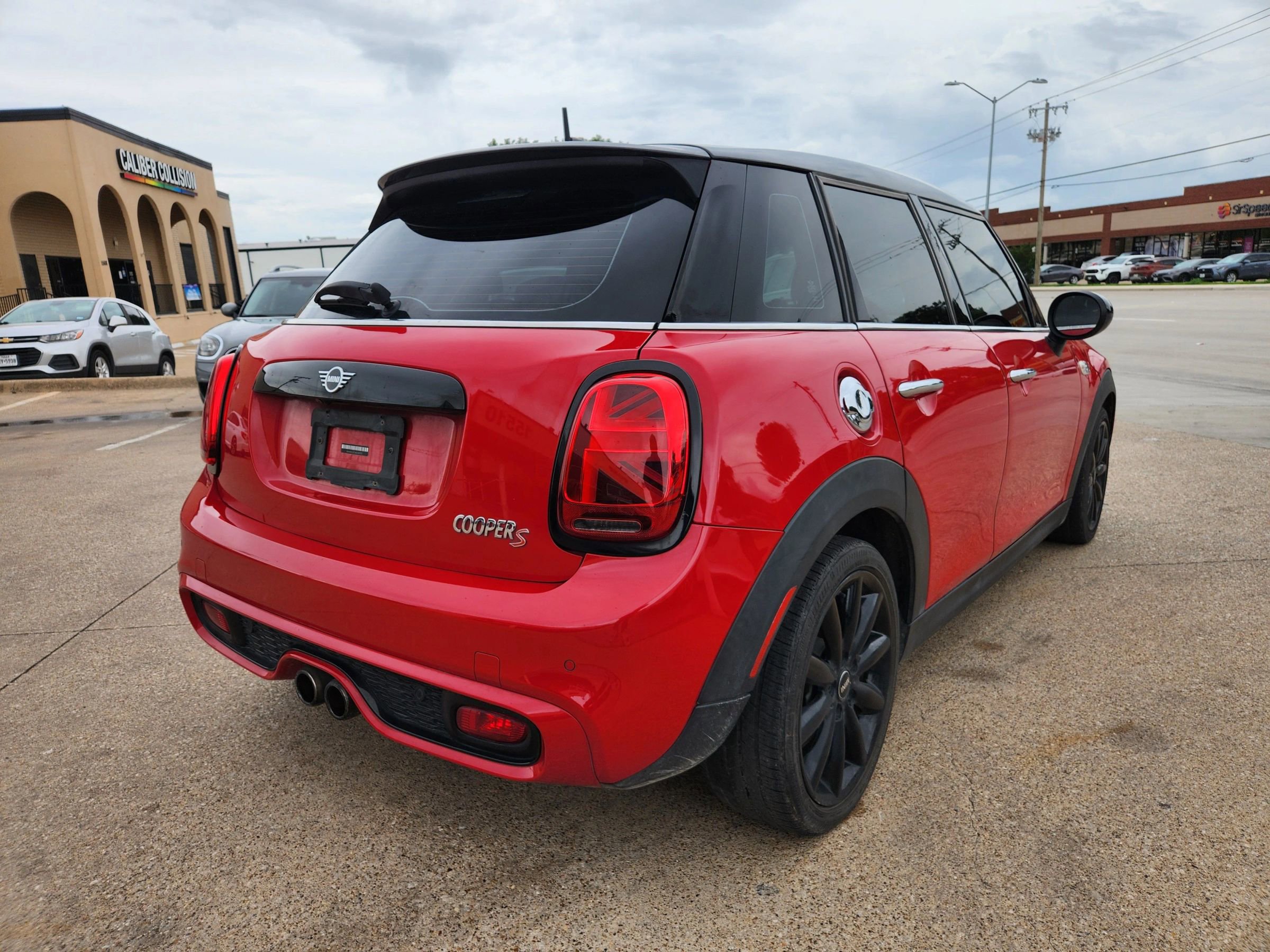 Used 2019 MINI Cooper S w/ Premium Package FWD image 5