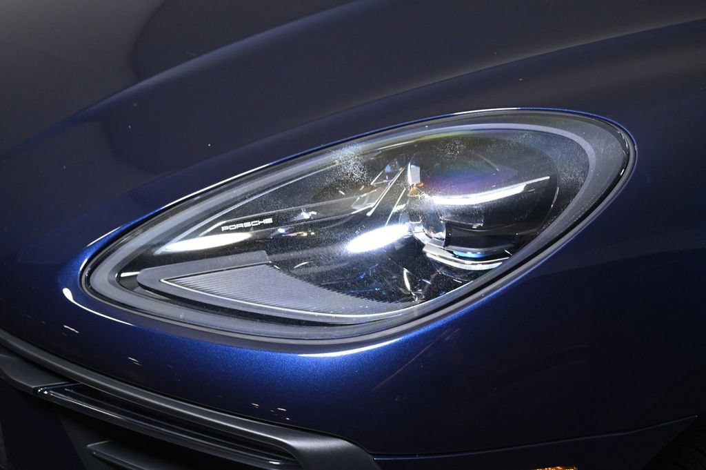 Used 2023 Porsche Macan AWD/4WD image 24