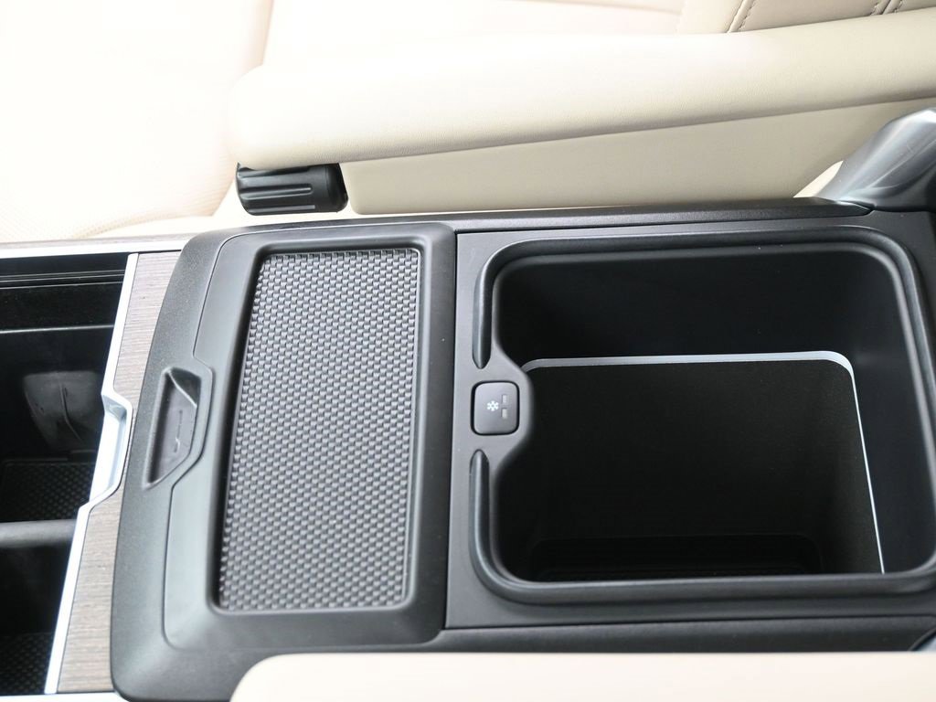 Used 2024 Land Rover Range Rover SE image 16