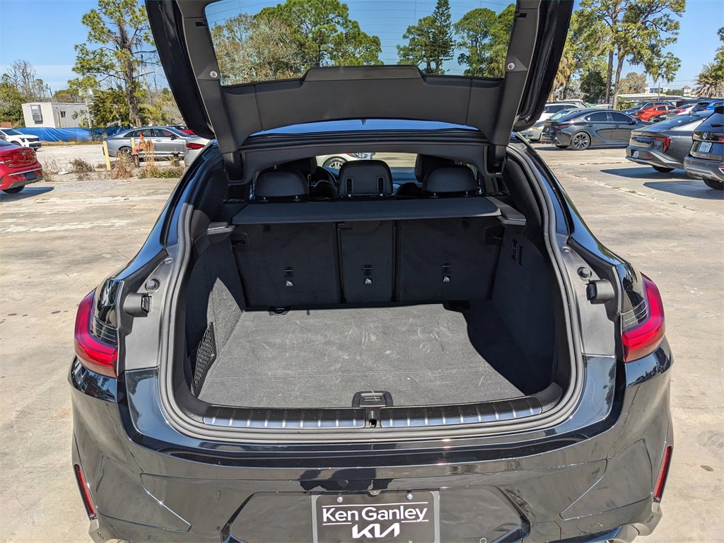 Used 2025 BMW X4 xDrive30i image 13