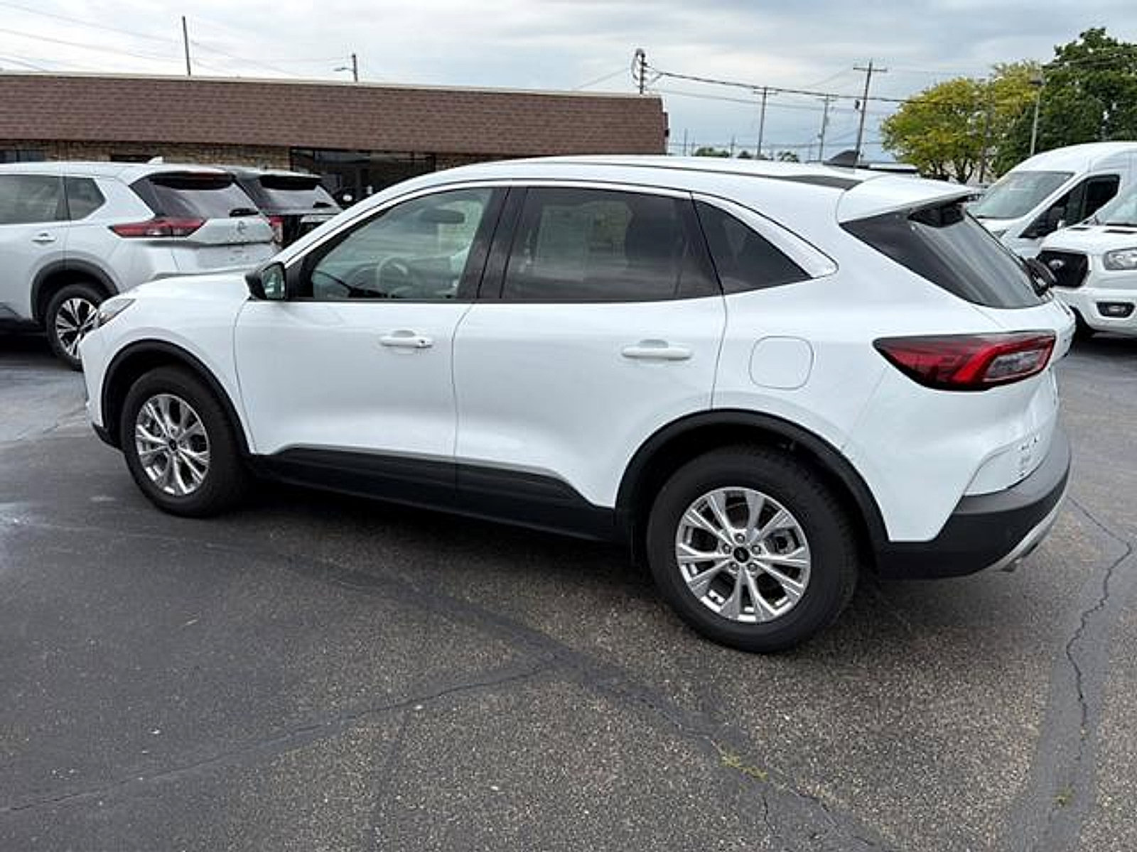 Used 2023 Ford Escape Active w/ Tech Pack #1 AWD/4WD image 4