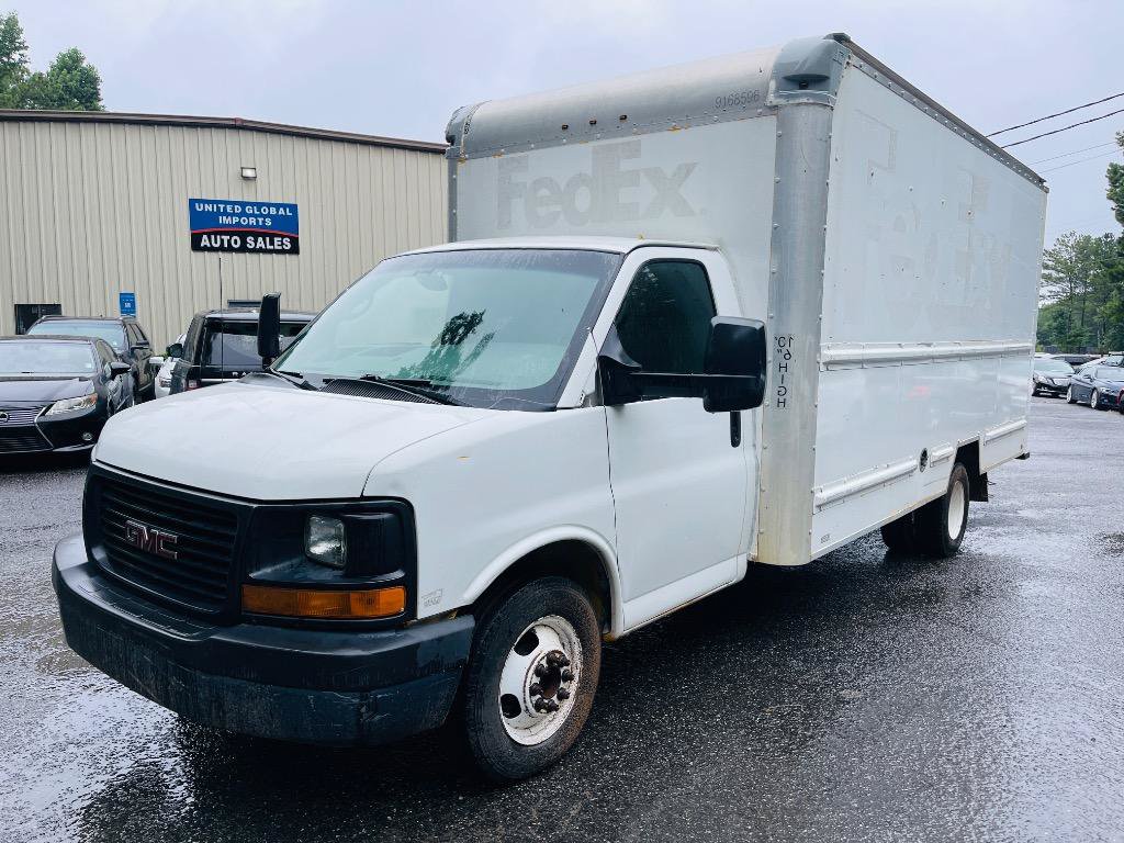 Used 2014 GMC Savana 3500 Extended RWD image 3