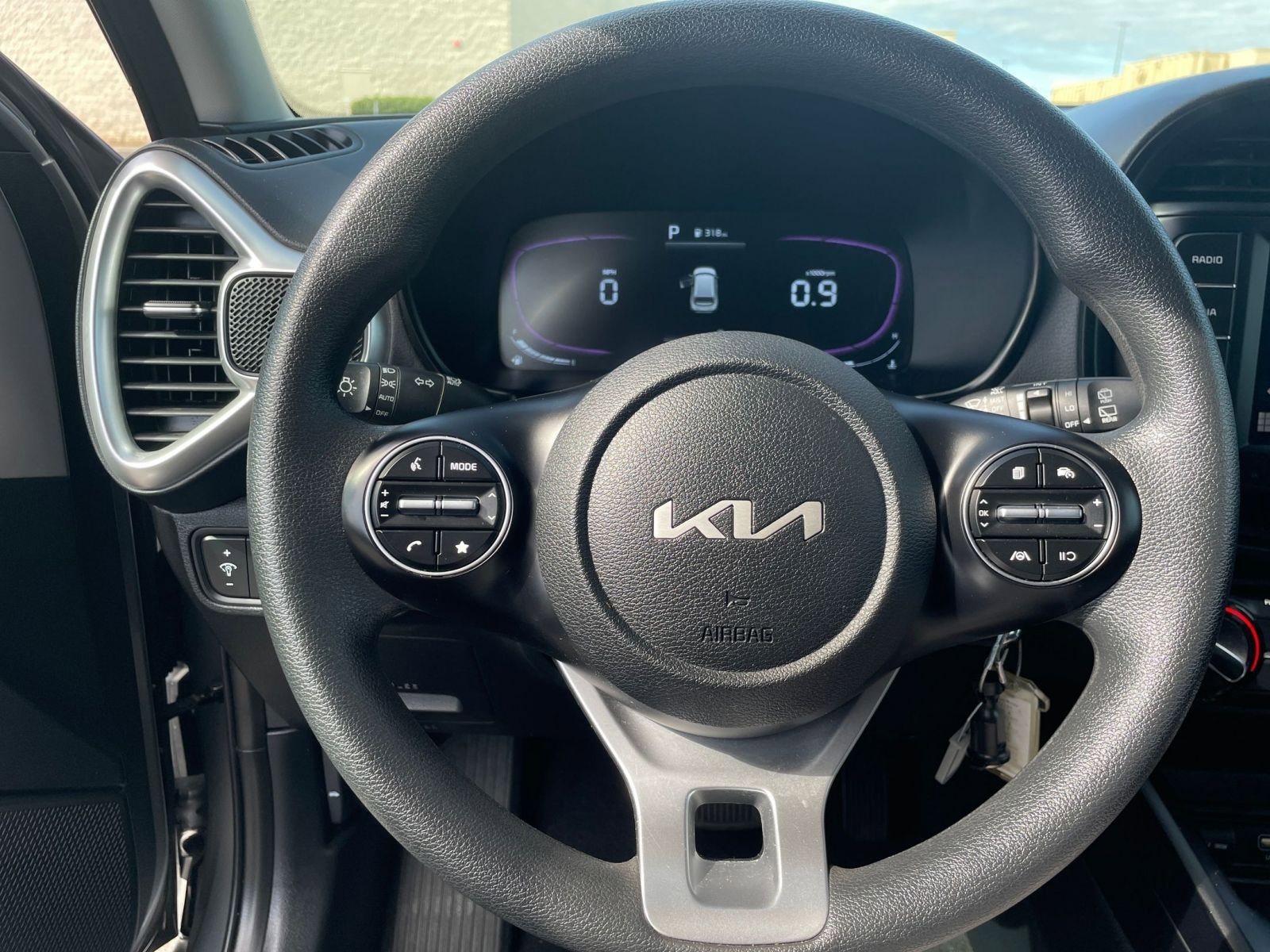 Used 2025 Kia Soul LX w/ LX Technology Package image 32