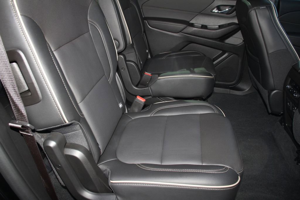 Used 2023 Chevrolet Traverse Premier w/ Redline Edition FWD image 25