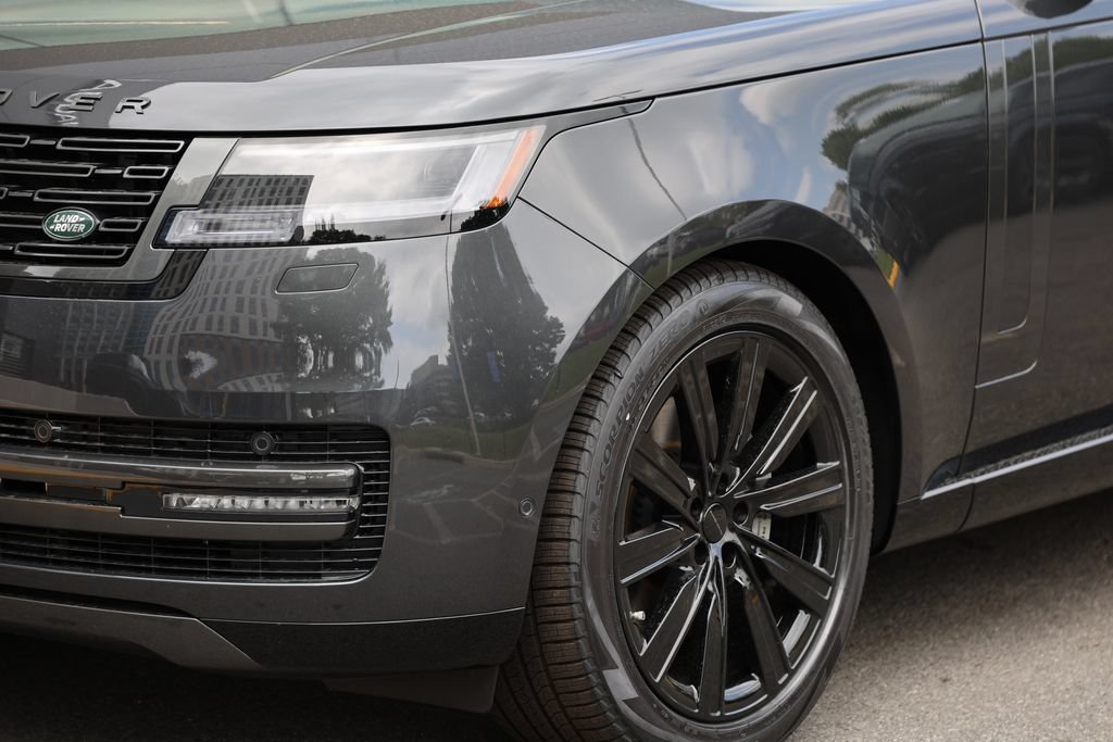 New 2026 Land Rover Range Rover Long Wheelbase SE AWD/4WD image 6