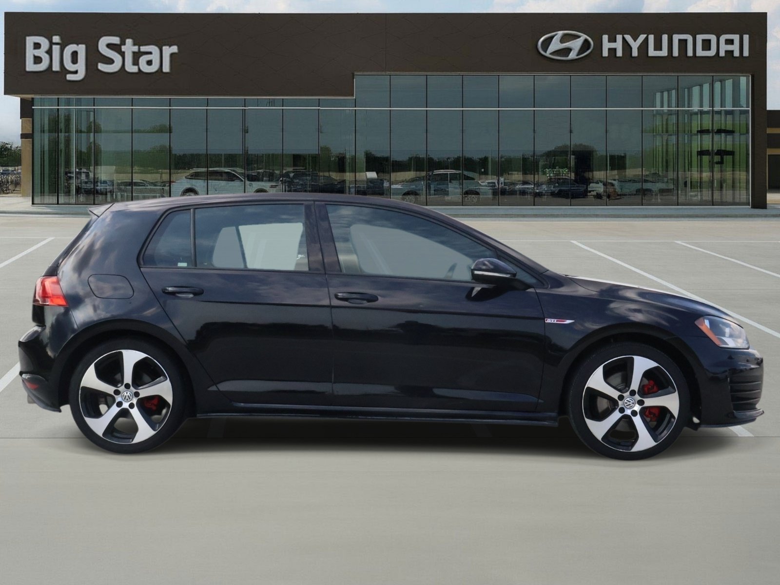 Used 2016 Volkswagen GTI S FWD image 5