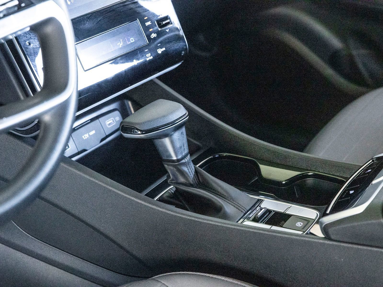 Used 2024 Hyundai Santa Cruz SEL image 17