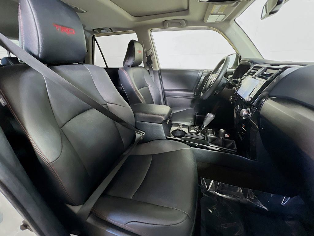Certified 2020 Toyota 4Runner Venture w/ Moonroof Package AWD/4WD image 25