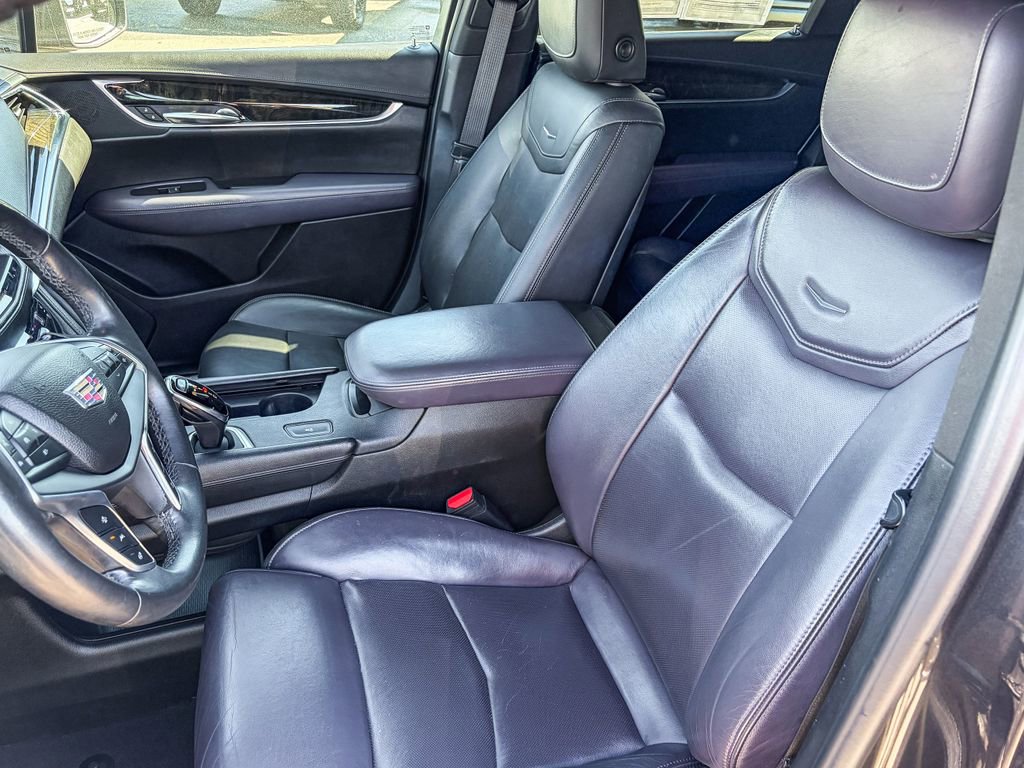 Used 2017 Cadillac XT5 Luxury w/ Driver Awareness Package image 37