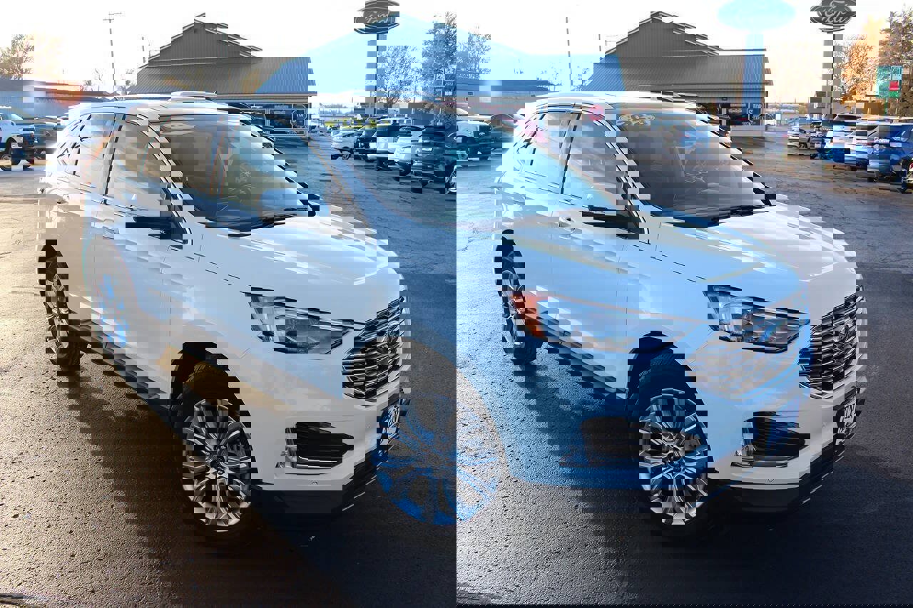 Used 2023 Ford Edge Titanium w/ Equipment Group 301A image 5