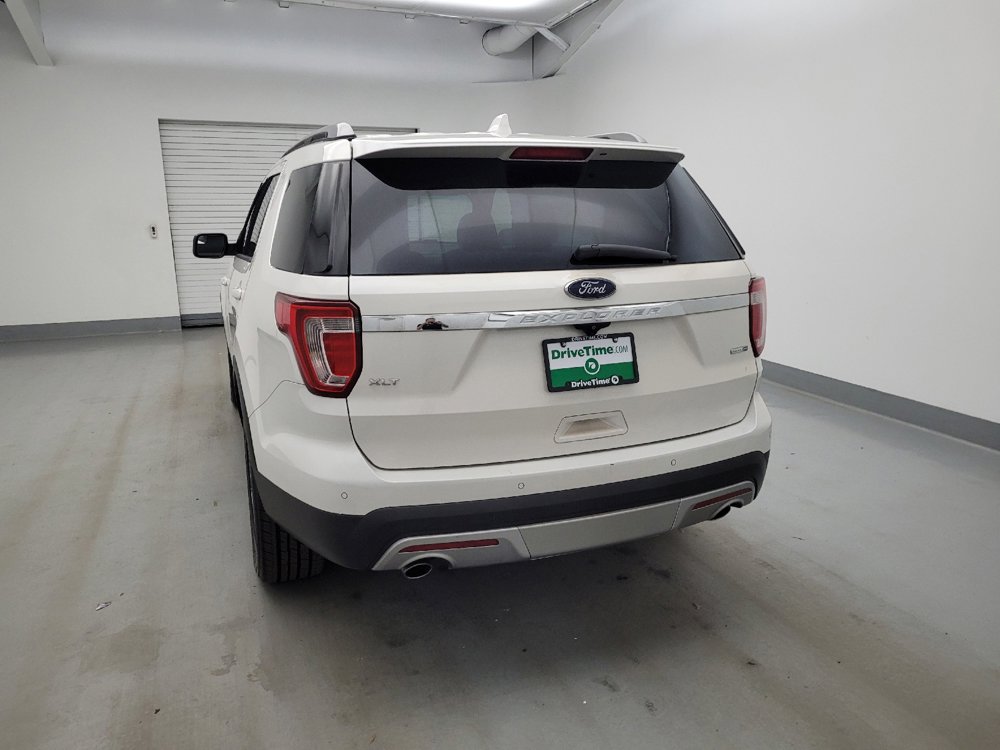 Used 2016 Ford Explorer XLT w/ Equipment Group 202A AWD/4WD image 6