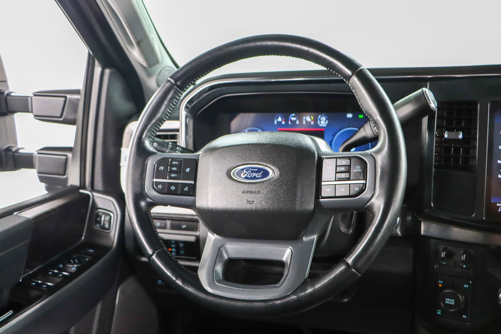 Used 2023 Ford F250 Lariat w/ Sport Appearance Package image 13