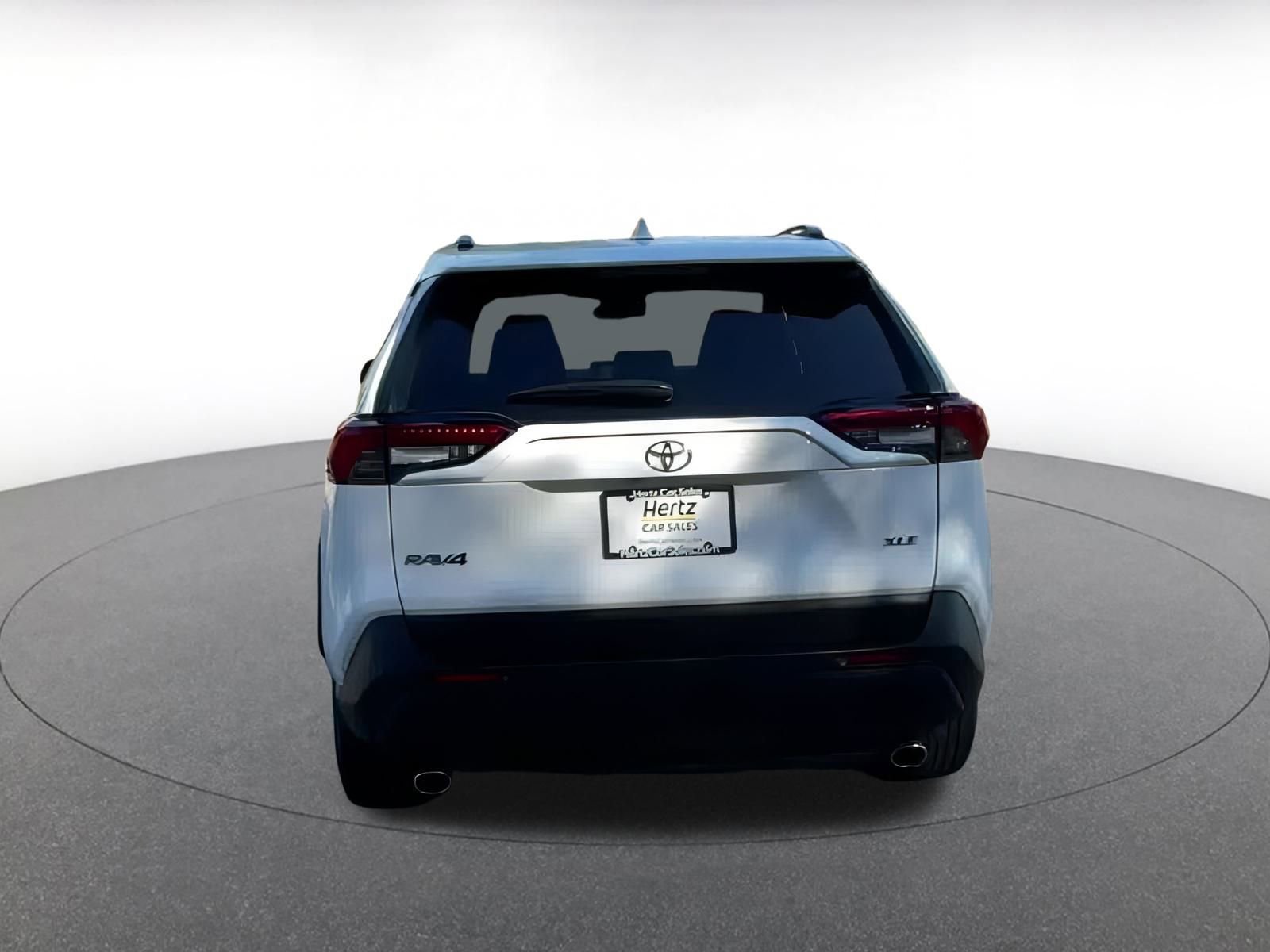 Used 2025 Toyota RAV4 XLE image 11