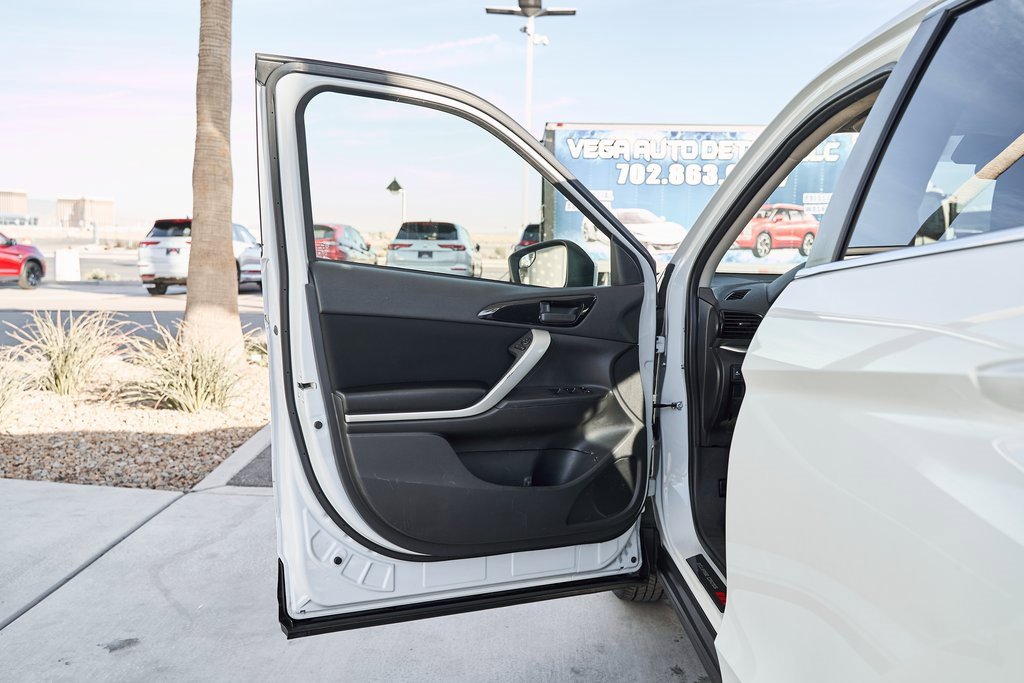 Used 2022 Mitsubishi Eclipse Cross ES image 17