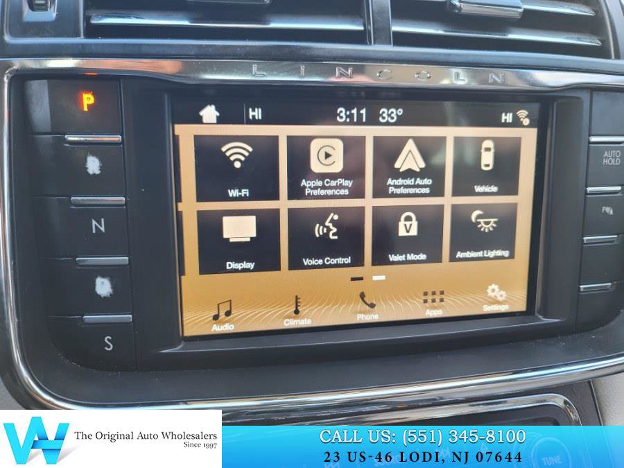 Used 2017 Lincoln Continental Select image 19