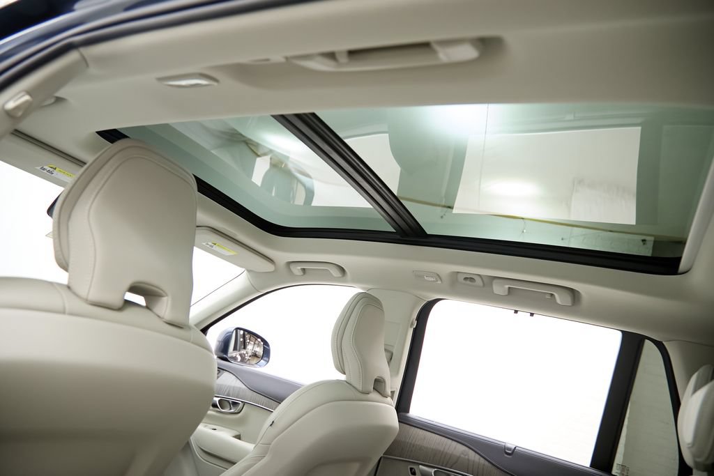 Certified 2024 Volvo XC90 T8 Ultimate w/ Protection Package Premier AWD/4WD image 26