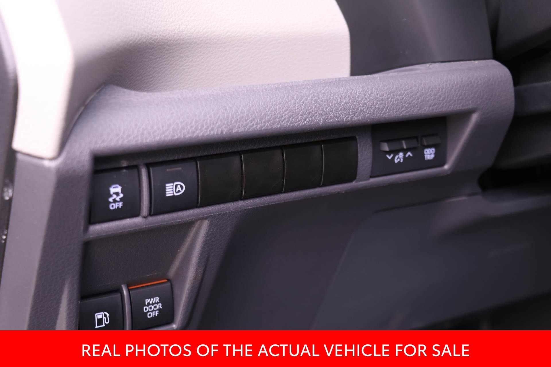 Certified 2024 Toyota Sienna LE image 16