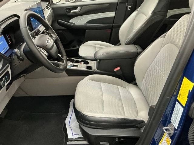 Used 2023 Ford Escape SE image 13