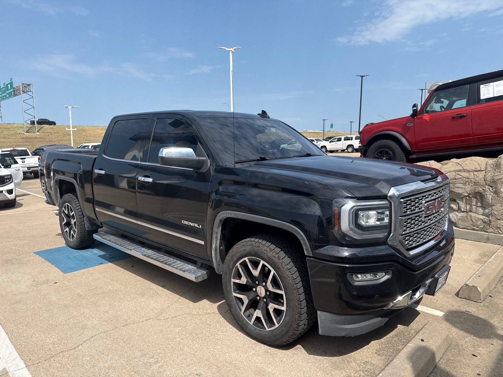 Used 2017 GMC Sierra 1500 Denali AWD/4WD image 3