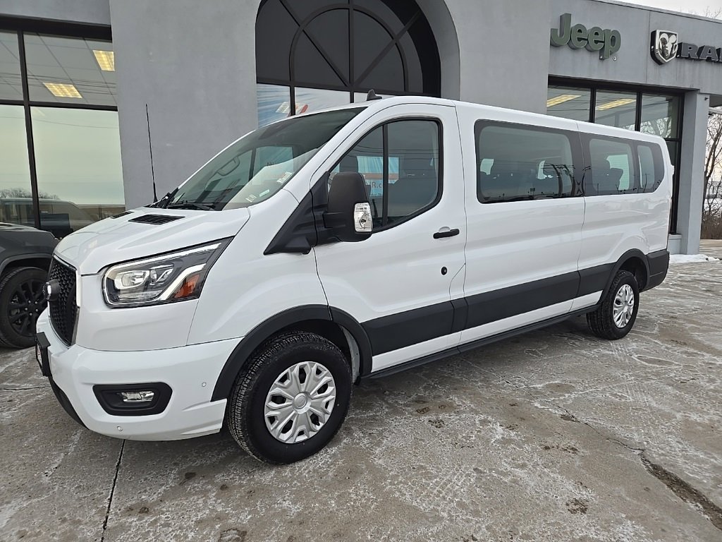 Used 2023 Ford Transit 350 XLT image 3