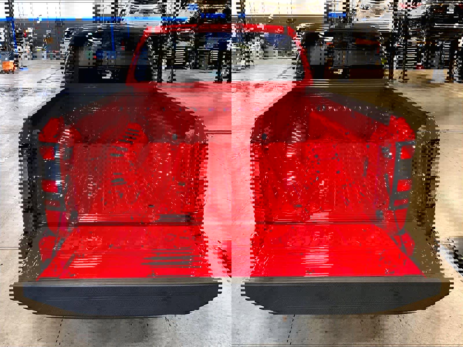 Used 2025 Nissan Frontier SV image 32