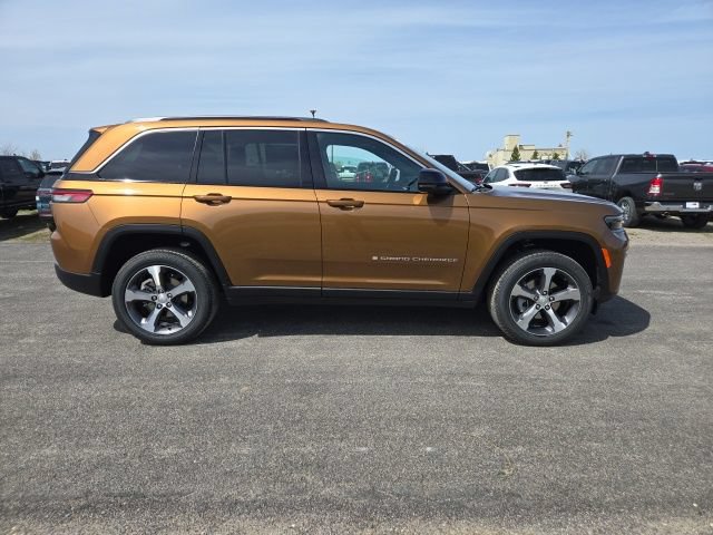 New 2026 Jeep Grand Cherokee Limited w/ Trailer Tow Package AWD/4WD image 1