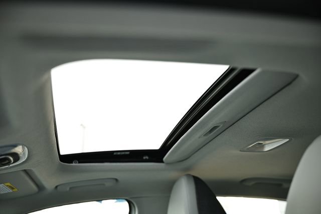 Certified 2025 Hyundai Elantra Limited image 19