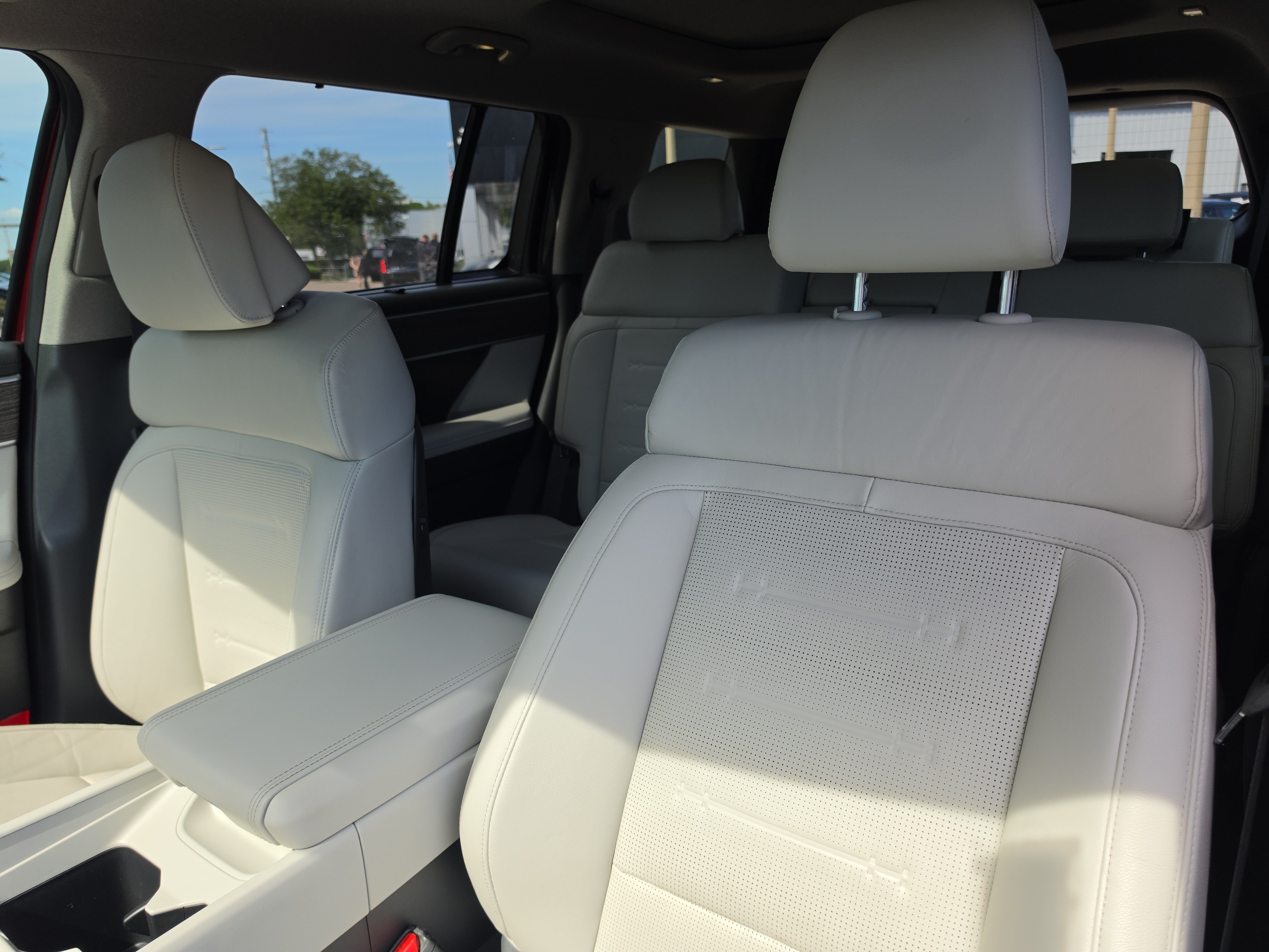 Used 2025 Hyundai Santa Fe Limited FWD image 23