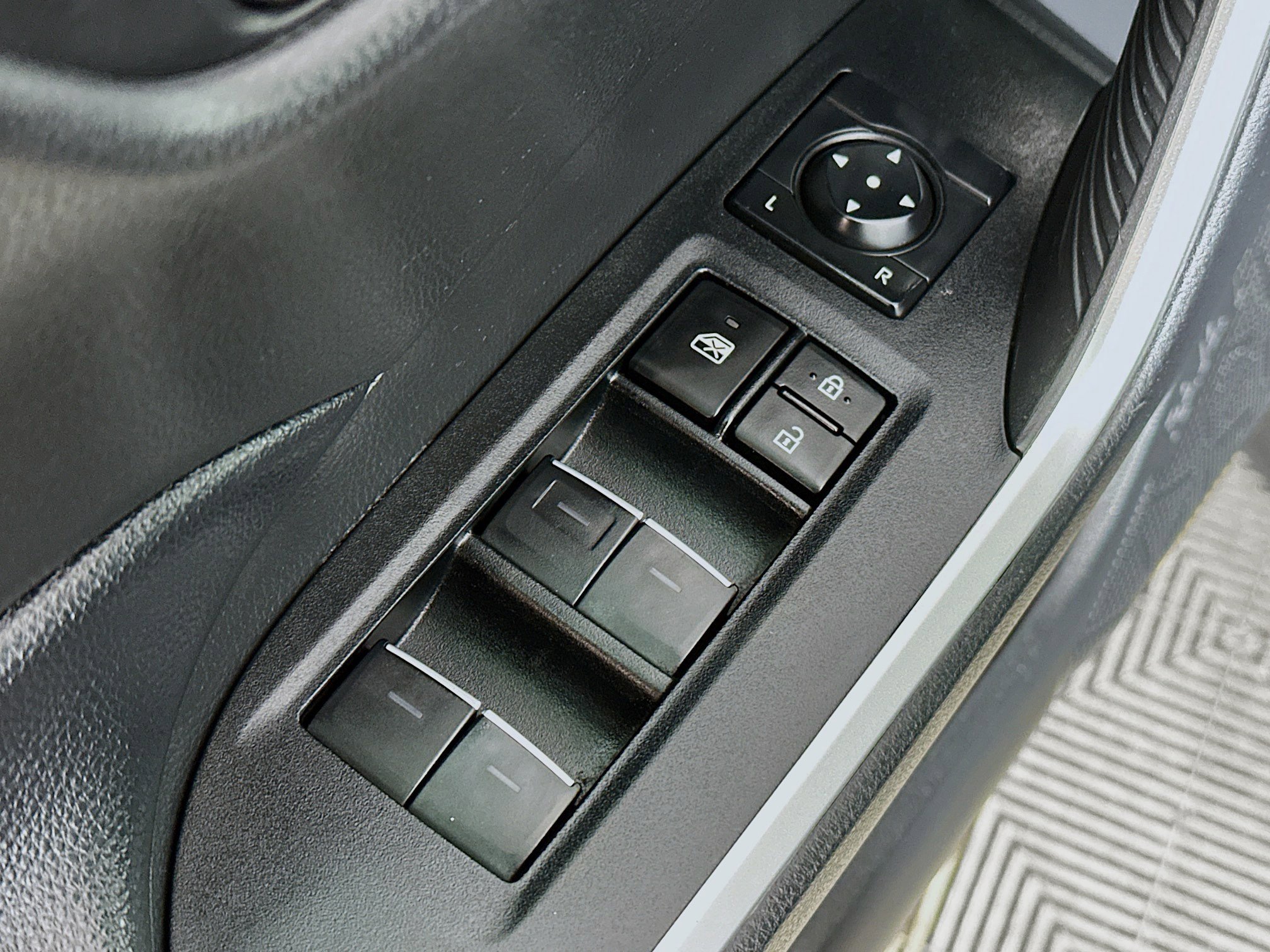 Used 2024 Toyota RAV4 XLE image 17