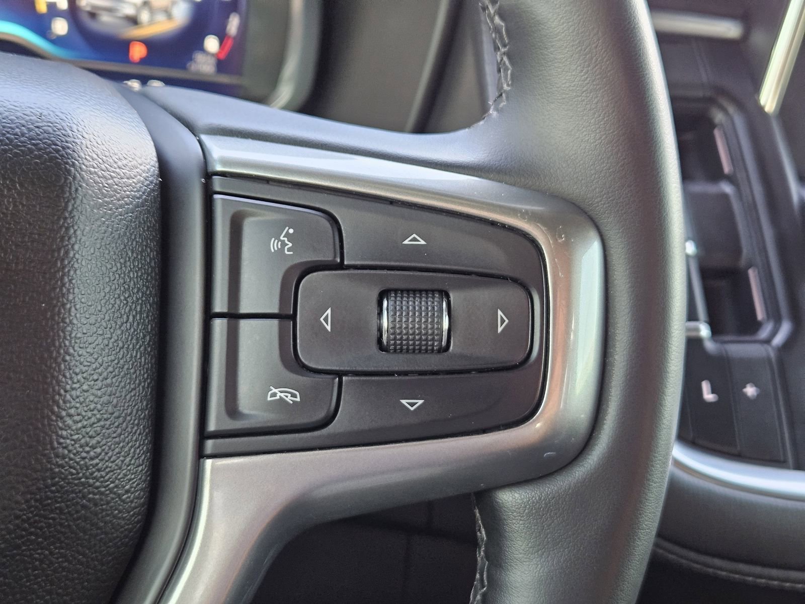 Certified 2023 Chevrolet Tahoe Z71 w/ Luxury Package AWD/4WD image 25